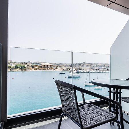 The Londoner Hotel Sliema Esterno foto