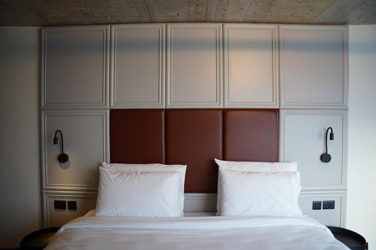 The Londoner Hotel Sliema Esterno foto